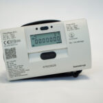 Compteur d'énergie thermique (CET) connecté et installé sur réseau hydraulique en immeuble collectif, permettant la télérelève et la répartition des charges énergétiques - OCEA Smart Building