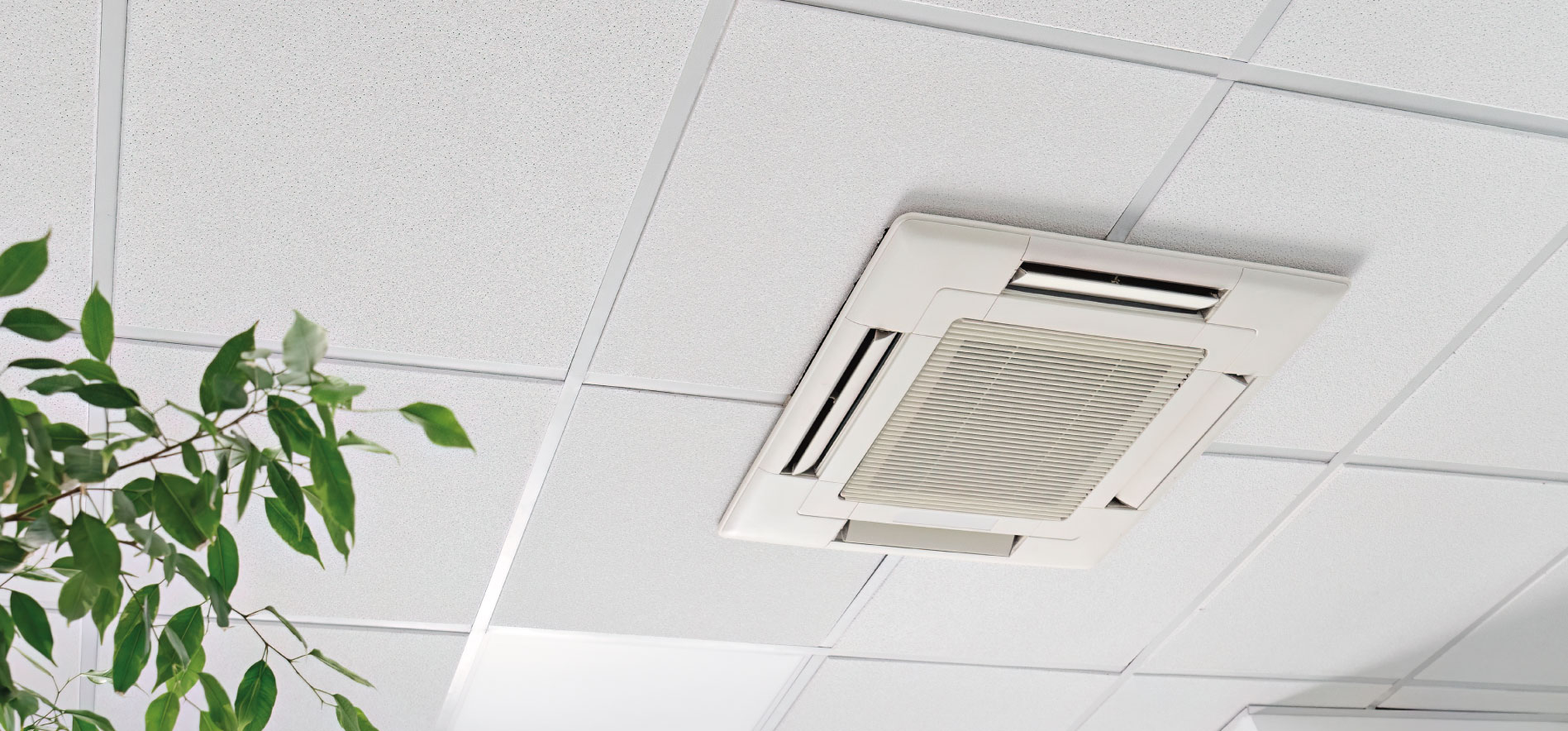 Système de ventilation installé au plafond dans un établissement médico-social, illustrant le suivi de la qualité de l’air intérieur et l’amélioration du confort et de la sécurité des occupants - OCEA Smart Building